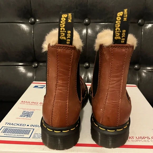 Dr. Martens Leonore Brown - Picture 4 of 8